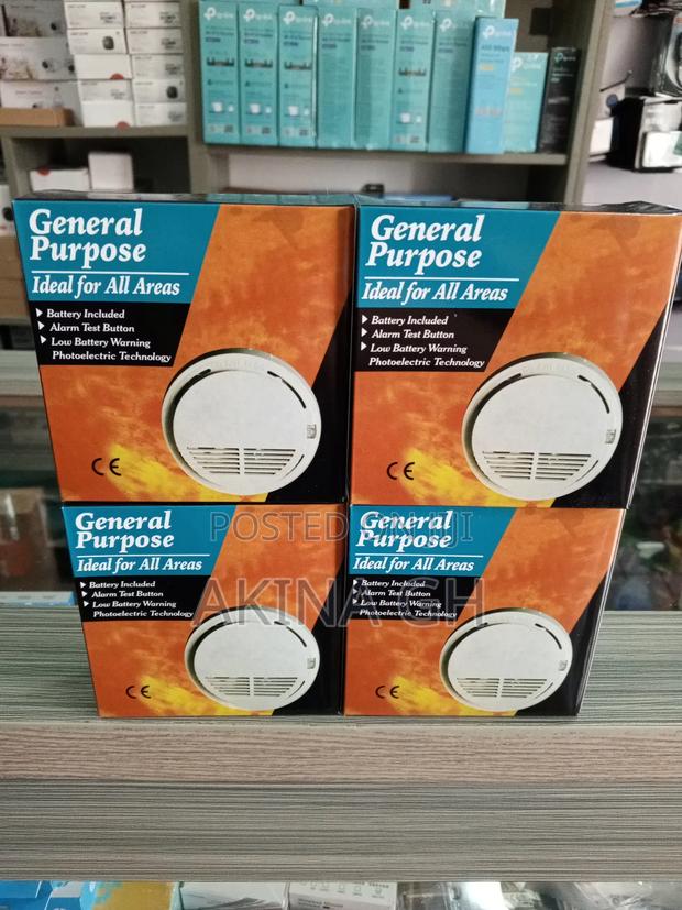 General Purpose Smoke Detector With Battery · Photo 4