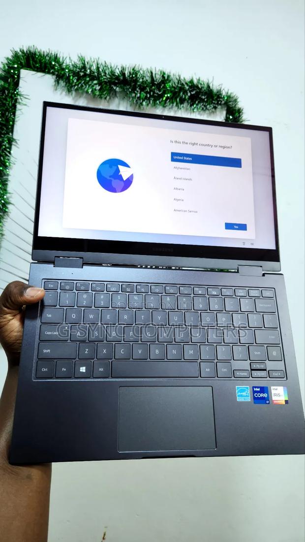 Laptop Samsung Galaxy Book 2 16GB Intel Core i7 SSD 512GB photo 3