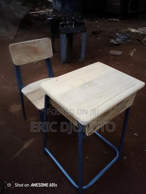 Metal Frame and Wood Students Desk · Photo 2