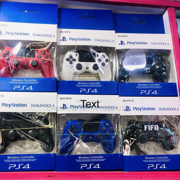 Original PS4 Controller · Photo 4