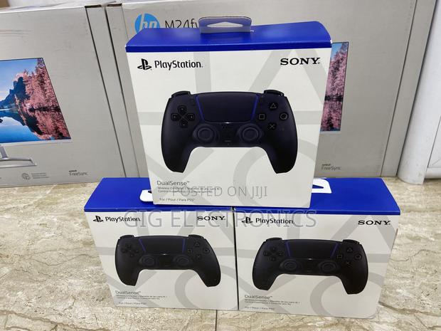 Ps5 Dual Sense Controller - Black · Photo 3