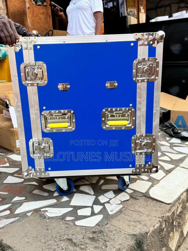 14u Amplifier Rack · Photo 3