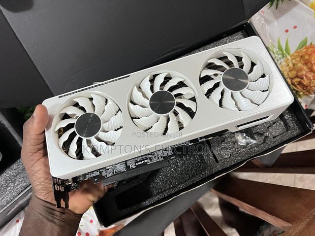 RTX 3070 Vision White Card photo 2