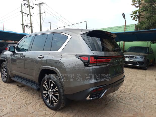 Lexus LX 2023 Ivory photo 5