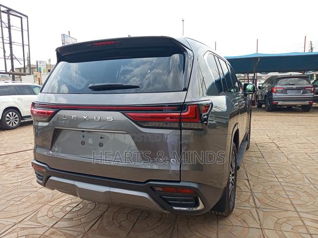 Lexus LX 2023 Ivory photo 2