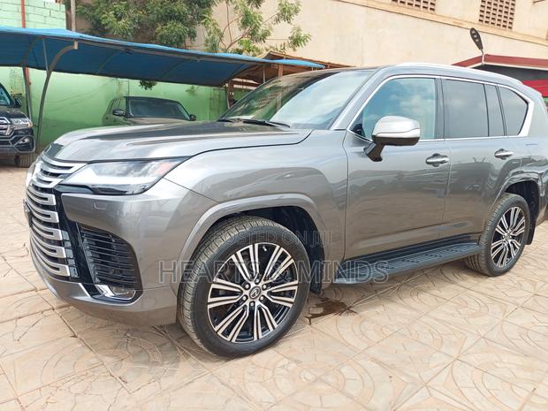 Lexus LX 2023 Ivory photo 8