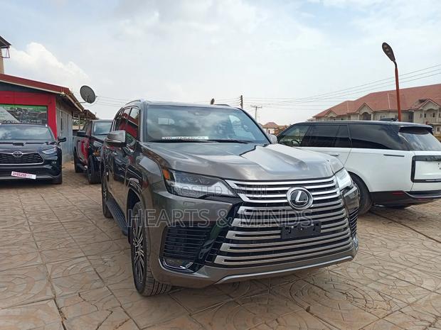 Lexus LX 2023 Ivory photo 14