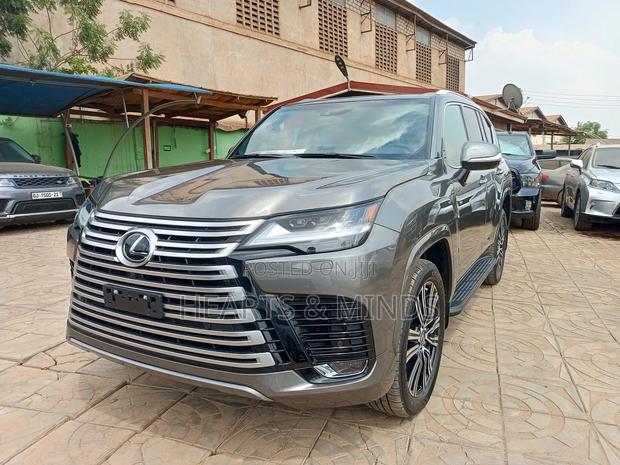 Lexus LX 2023 Ivory photo 16