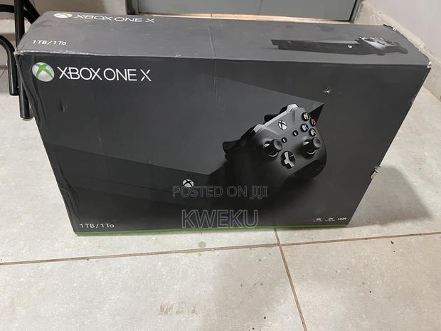 Xbox One X (1 Tb)