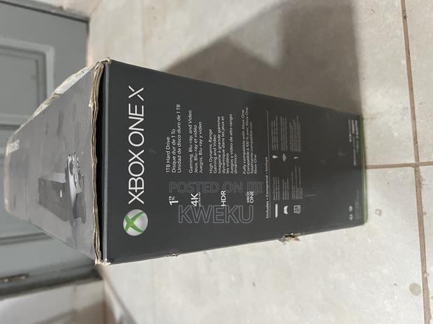 Xbox One X (1 Tb) photo 3