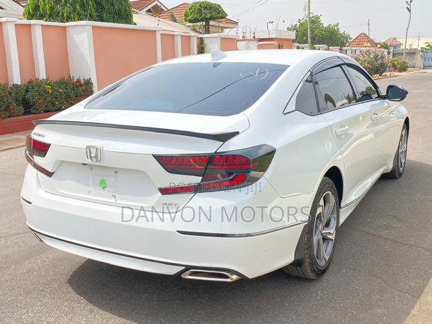 Honda Accord EX-L 2.0T 2018 White photo 3