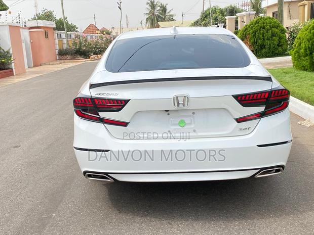 Honda Accord EX-L 2.0T 2018 White photo 9