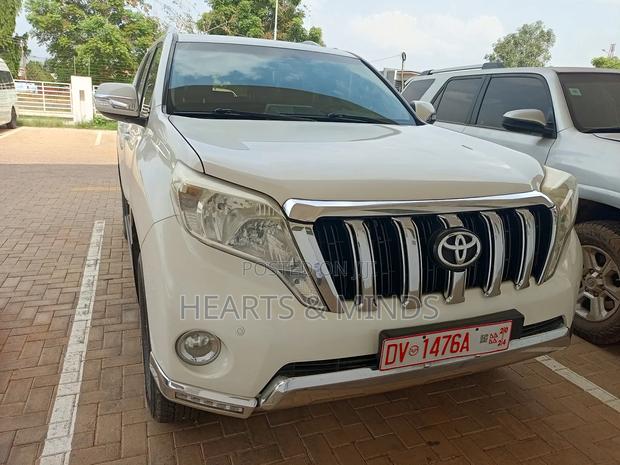 Toyota Land Cruiser Prado 2.7 VVT-i 2016 White photo 3