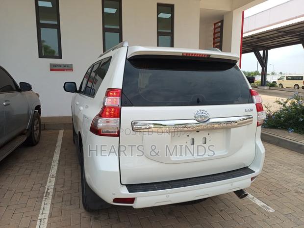 Toyota Land Cruiser Prado 2.7 VVT-i 2016 White photo 6