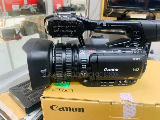 Canon Xf200 Video Camcorder · Photo 2