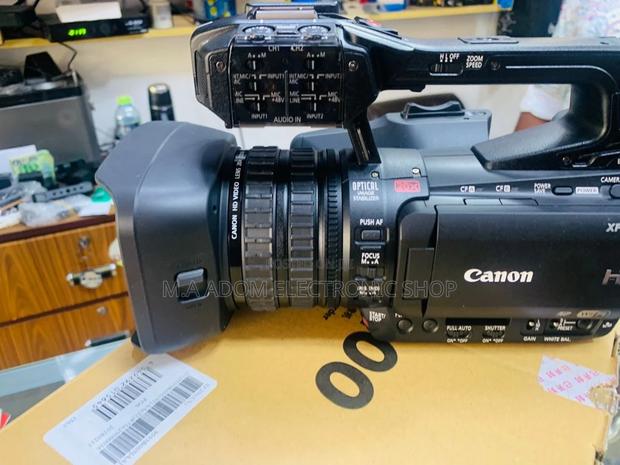 Canon XF200:Capture Stunning Video With Professional Results · Photo 2