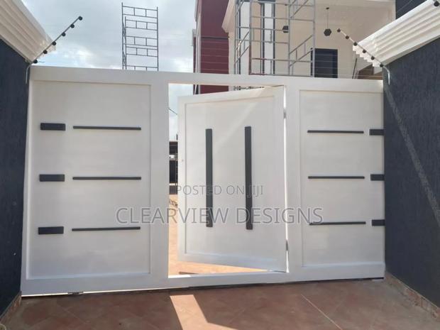 Sliding Gate / Main Entrance Metal Gate · Photo 2