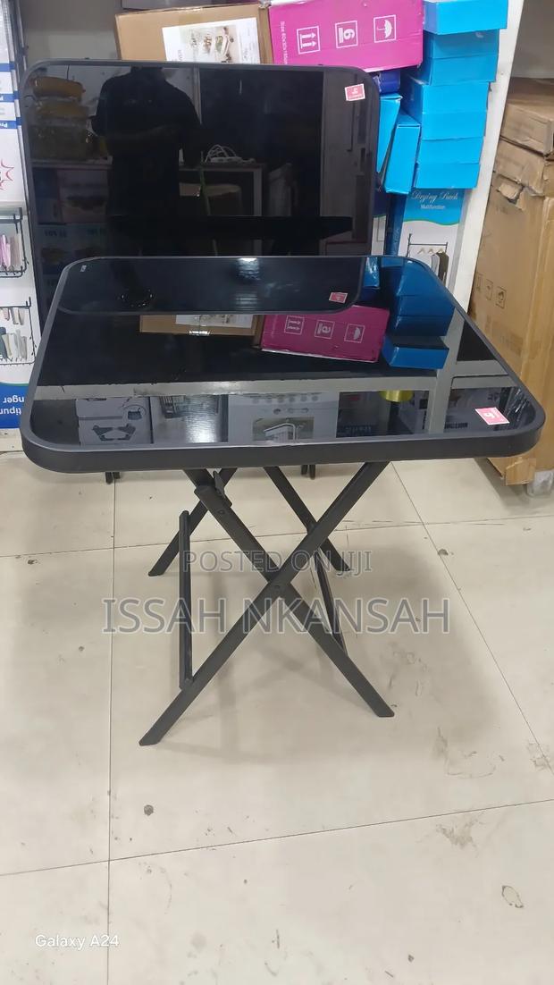 Glass Foldable Table · Photo 3