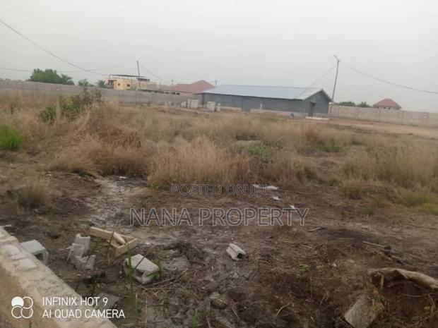 One Acre of Land for Sale Located at Oyibi · Photo 1
