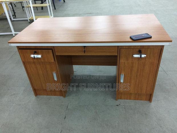 Office Table · Photo 3
