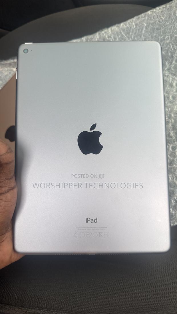 New Apple iPad Air 2 64 GB Silver · Photo 1