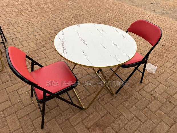 80x80cm Foldable Table With Foldable Chairs · Photo 2