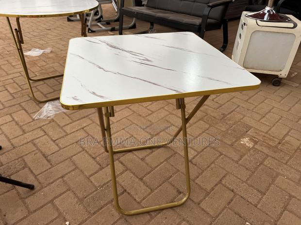 60x60 Foldable Table · Photo 2