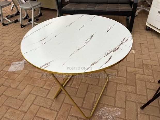 80x80 Foldable Table · Photo 2