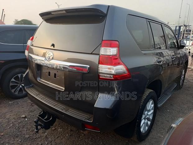 Toyota Land Cruiser Prado 3.0 190hp 2017 Gray photo 3