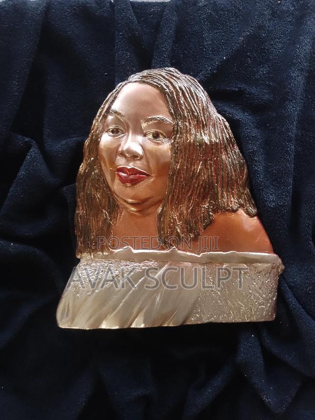 Relief Portrait Bust · Photo 1