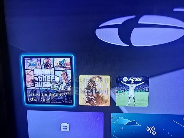 Xbox One With 10 Games Installed + 1 Pad photo 4