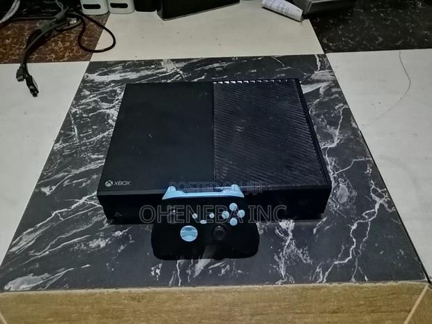 Xbox One With 10 Games Installed + 1 Pad photo 6