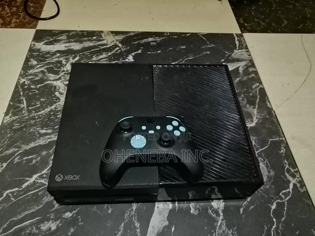 Xbox One With 10 Games Installed + 1 Pad photo 7