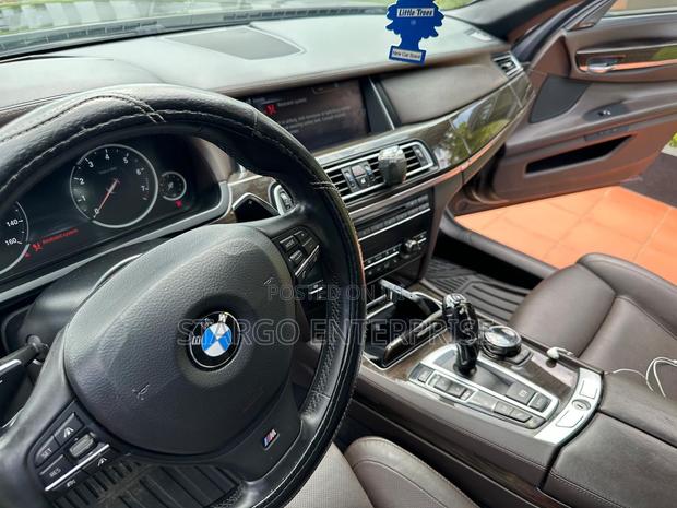 BMW 7 Series 750Li 4dr Sedan (4.4L 8cyl Turbo 8A) 2015 Blue