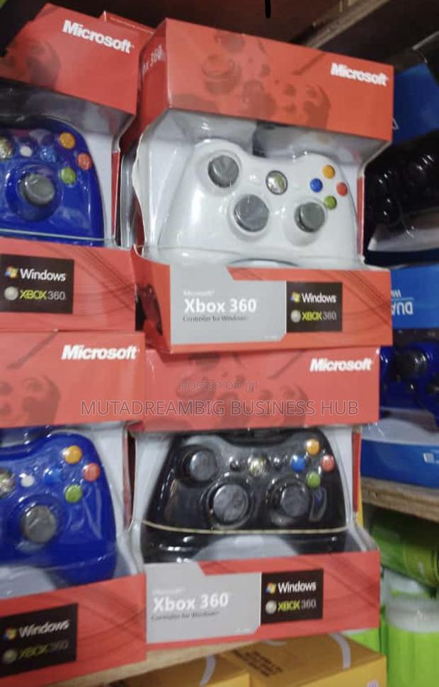 Xbox 360 Wired Controllers photo 3