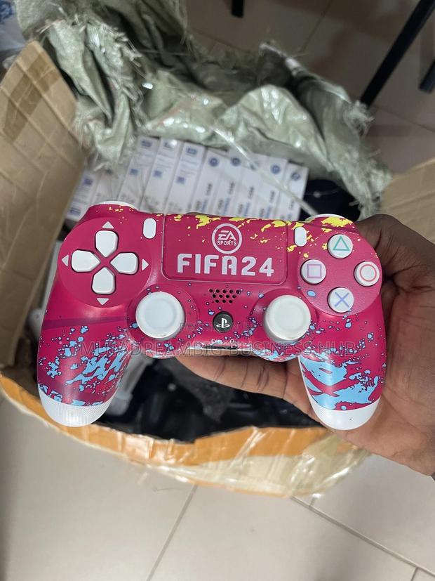 Ps4 Ps3 PS2 Controllers photo 4