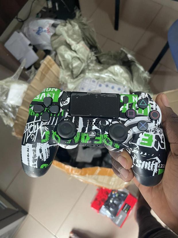 Ps4 Ps3 PS2 Controllers photo 7