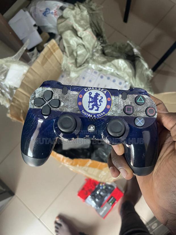 Ps4 Ps3 PS2 Controllers photo 6