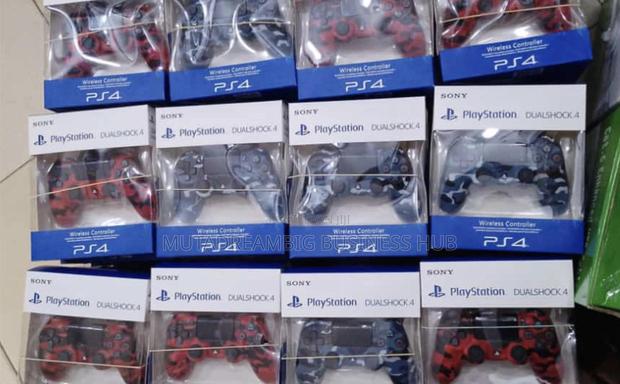 Ps4 Ps3 PS2 Controllers photo 11
