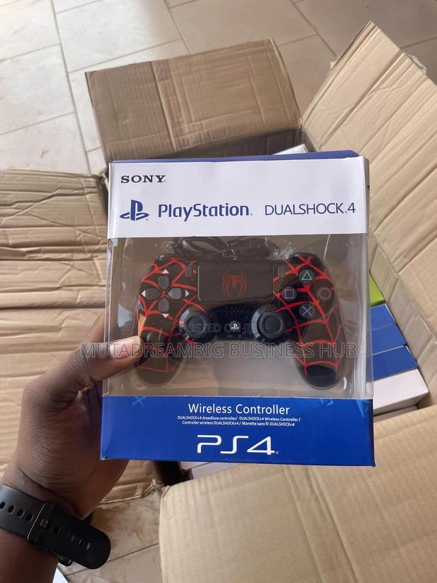 Ps4 Ps3 PS2 Controllers photo 14