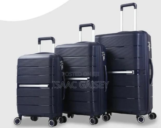 Three Set Extra Quality Anticrake Luggages in Sizes 31"-23" · Photo 1