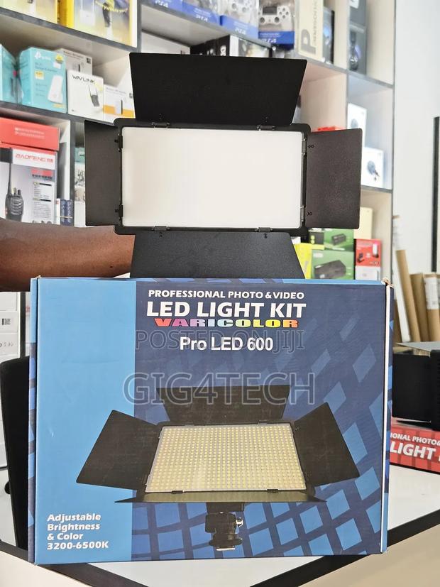 LED 600 Varicolor Professional Video Light · Photo 4