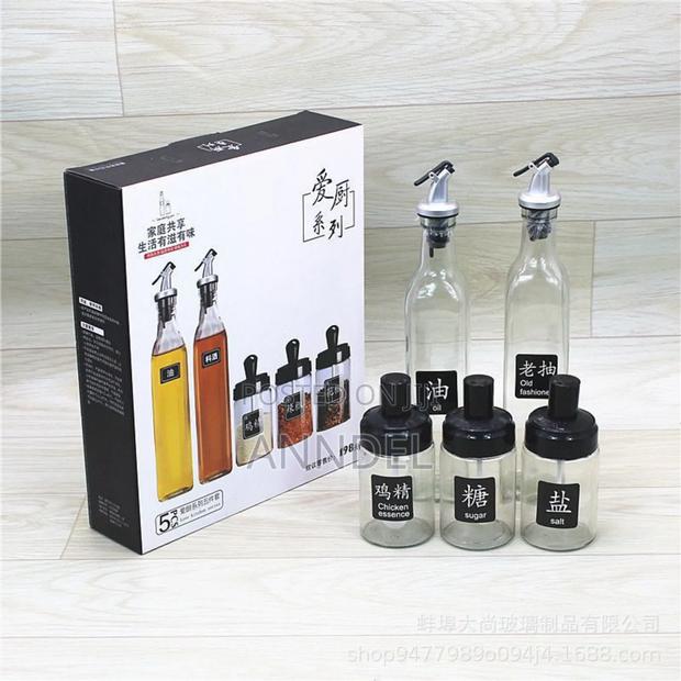 Oil Dispenser With Spices Container