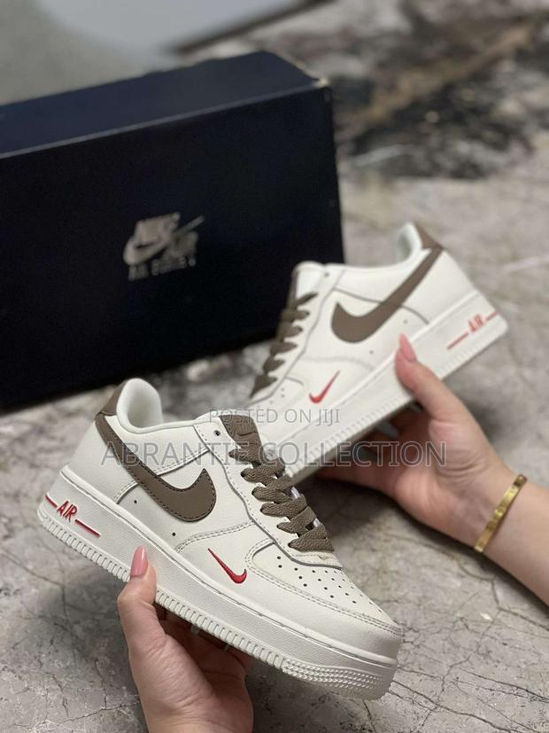 Original Nike Air Force Cream/Brown · Photo 4