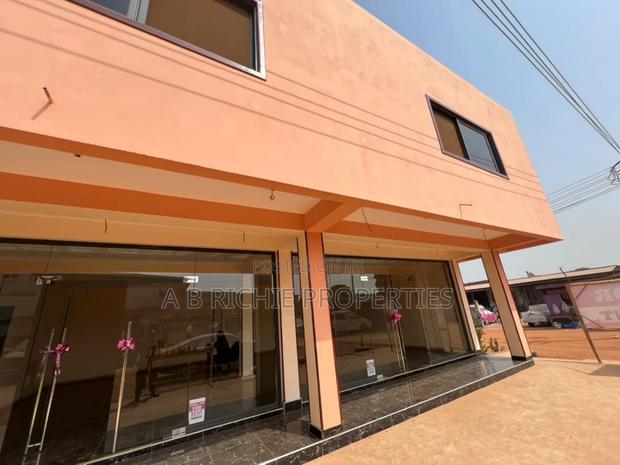 Shop Space for Rent at Tema C9 · Photo 1