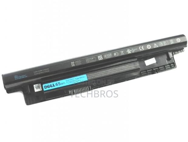 Battery Inspiron 3521 3721 5521 5721 Latitude 3000-Mr90y · Photo 2