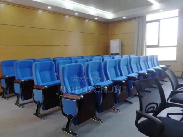 Auditorium Chair SRC · Photo 2