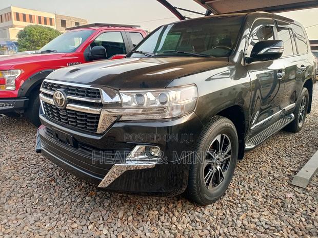 Toyota Land Cruiser 2013 Black photo 3