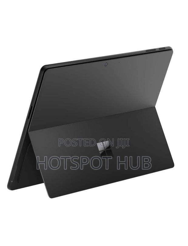 New Microsoft Surface Pro 11th Edition, a Copilot+ PC 16GB SSD 512GB · Photo 4