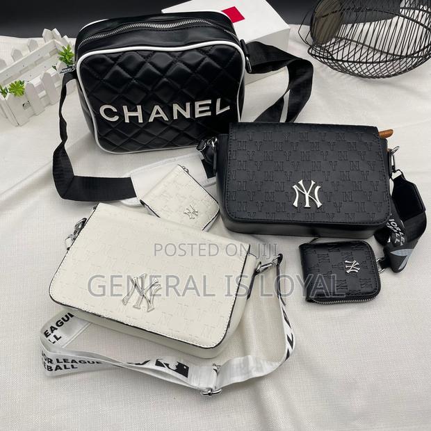New York Crossbody Bag · Photo 4